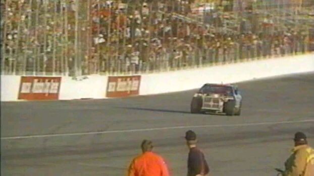 King Richard petty takes his final lap at the 1992 Hooters 500