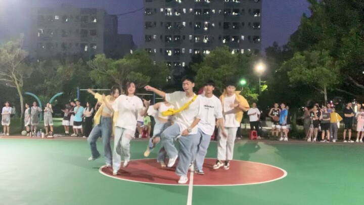 【BTS】 【BTS】 【mentega】 Apakah akhirnya ada penampilan dance grup pria di pertandingan bola basket? |M