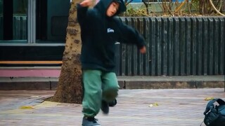 The kid waiting for the bus, this feeling of freedom is so enviable