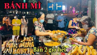 Xếp hàng đông nghẹt chờ mua BÁNH MÌ XÍU MẠI THỊT NƯỚNG bán 2 tiếng hết sạch ở Cần Thơ | HiepVlog