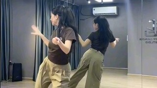 DANCE TUTORIAL STICKY BY KISS OF LIFE