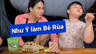 DIVA Cát Thy và Như Ý giới thiệu Chú Rùa mang lại may mắn khi bán bánh tráng trộn