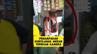 penampakan kuntilanak merah