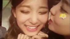 【TWICE】Kumpulan ciuman antar member Tugas, semua member tergila-gila di depan Tzuyu~