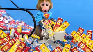 Monkey Baby Bon Bon go supermarket to buy snack rainbown and bathed with the duckling in the bathtub