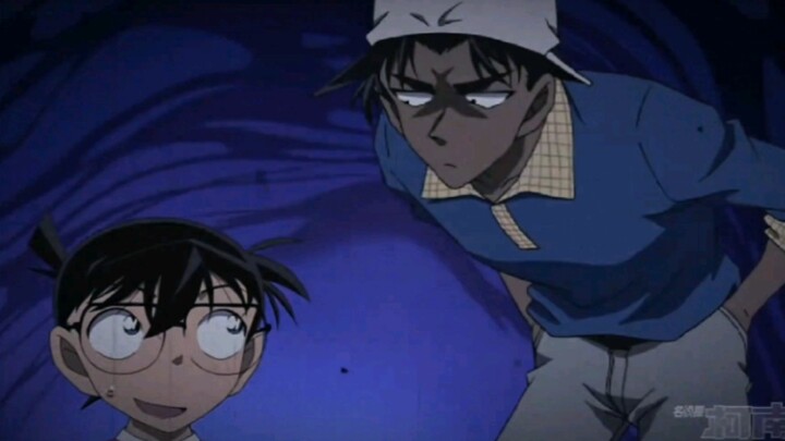 Hattori: Sometimes I really want to expose your identity. Conan: Look, you are so anxious.