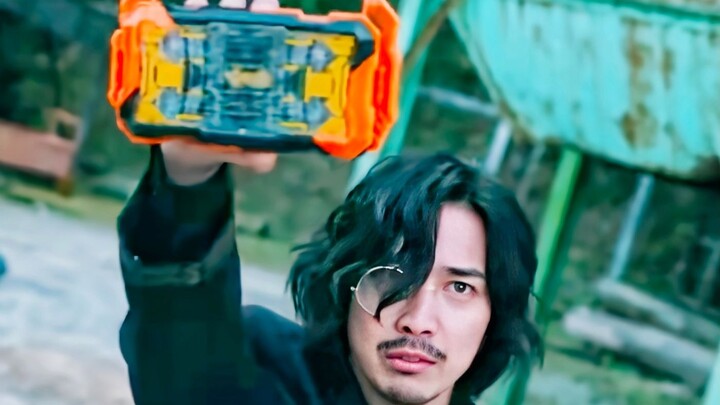 Ten knights whose transformation belts were forcibly pulled off