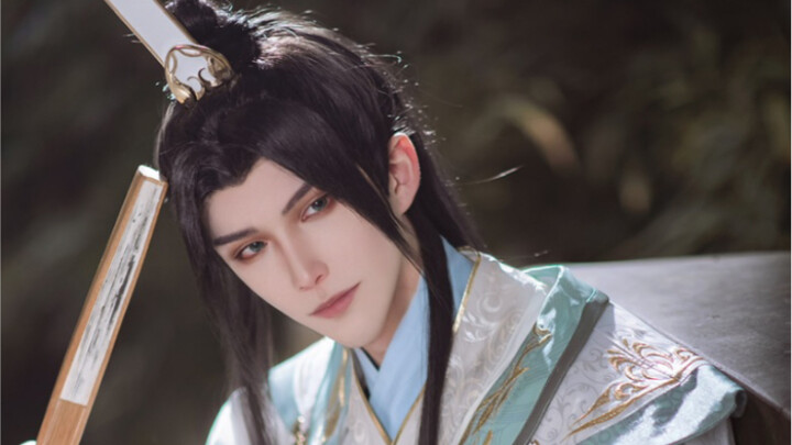 [Shen Qingqiu's Guide to Self-Rescue Through Books] Shizun cos I heard that Shizun is a high-risk oc