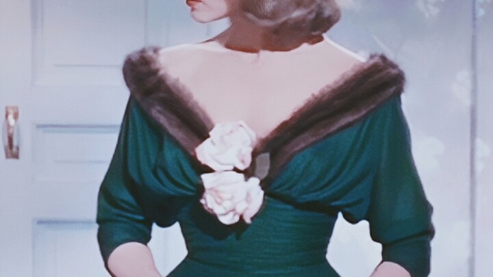 Wardrobes in old movies | The aesthetics of the last century are amazing