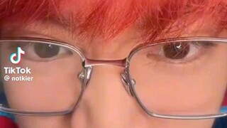 kahit ano lang talaga Ang kinakagat cute mo Yuri😍🥰🤣