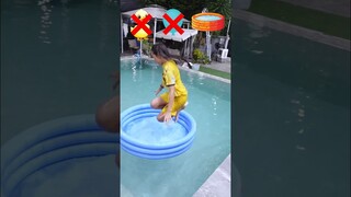 กระโดดน้ำตามอีโมจิ จะลอยมั้ย?! #emoji #shorts