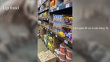 lip11-4 - Càn quét đồ ăn ở cửa hàng tiện lợi