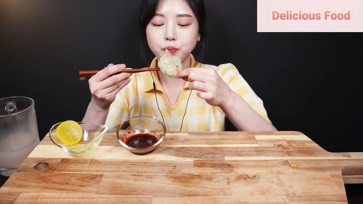 Món Hàn : Thưởng thức há cảo chiên khổng lồ, há cảo tôm, há cảo kim chi 5 #mukbang