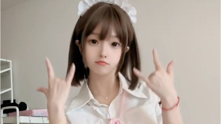 Give me a dozen of such cute Feifei-chan!