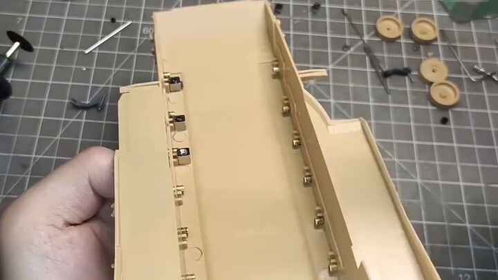 [Static modification] M1 chassis part (meng)