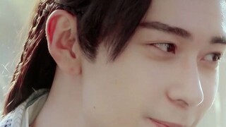 Thật tuyệt vời! Với diễn xuất như vậy, ai có thể nghĩ rằng anh ấy chỉ là sinh viên năm 3 khi anh ấy 