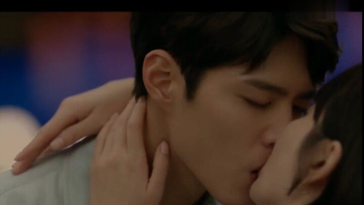 Park Bo Gum’s kissing skills are superb
