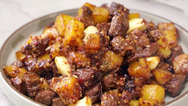 [Food]Fried potato with chopped beef with cumin seasoning