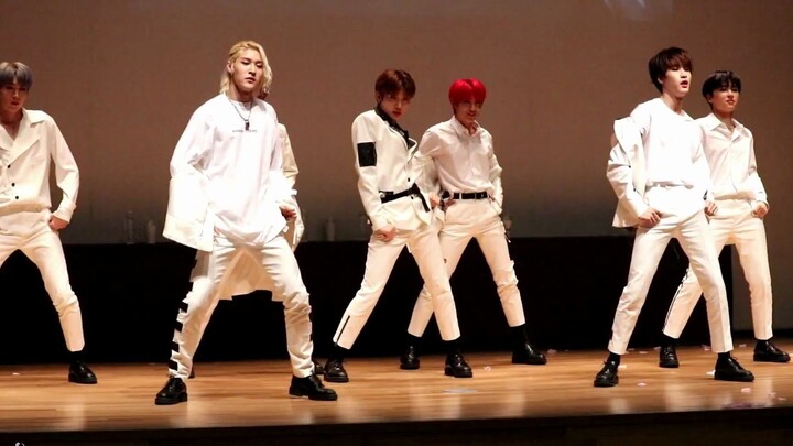 【OnlyOneOf】- Medley tari yang sangat teliti dari boy band, girl band, solo, dll. Anda dapat menemuka