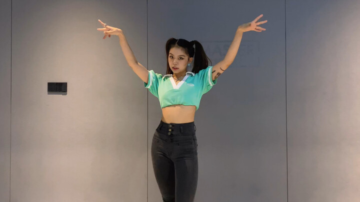 [Dancing] Nhảy cover "LOCO" - ITZY