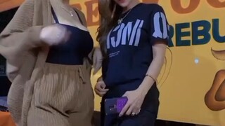 Goyang Terus Tante!!