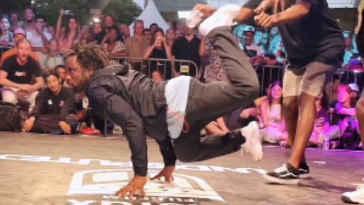 No one can control this black guy’s street dance power.