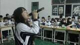 Shock! The 14-year-old girl actually sang "Thousands of Sakura" passionately at school, which is sim