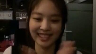 Jennie live Instagram (at GĐ, Lisa, Jisoo, Teddy, Rose) [Vietsub]