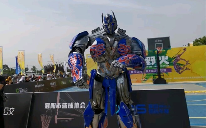 这位柱子哥比较喜欢自嗨