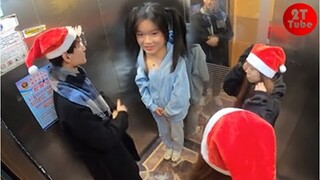 2T Asia Elevator Prank #9 (Eng Sub)