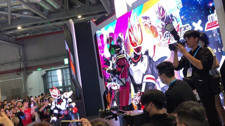 Geats!Geats!!Geats!!!Hả? ! Hoàng đế Kamen Rider? !