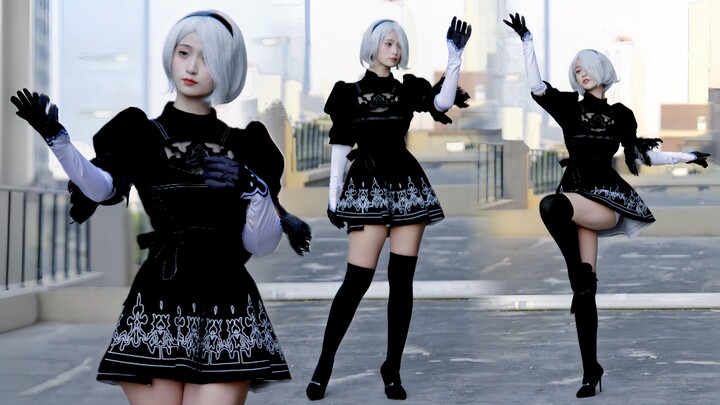 Oh my god, it’s 2b! The battle song begins!