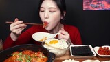 Món Hàn : Thưởng thức cơm dẻo cùng kim chi thịt ba rọi 1 #bepHan