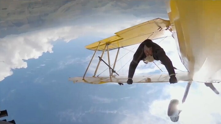 225km/giờ! Cảnh quay thực tế về cảnh Tom Cruise trèo lên máy bay ở độ cao 2,4 km! Nhiệm vụ bất khả t