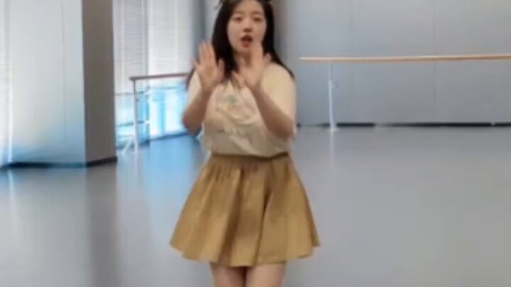 [บานสะพรั่งด้วยความฝัน] ทำไมไม่เป็นส่วนหนึ่งของพื้นที่เต้นรำในบ้าน?