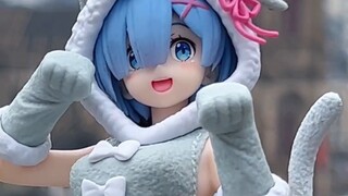 Unboxing on a rainy day! Unboxing of TAITO Parker Rem prizes! Cute and adorable cat Rem! Unboxing on