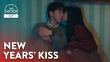 Kim Tae-ri kisses Nam Joo-hyuk into the new year | Twenty Five Twenty One Ep 12 [ENG SUB]