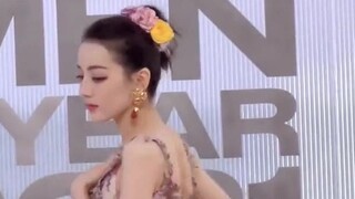 Video quay cơm đây rồi! Xem thảm đỏ GQ Gala của Dilireba không cần bộ lọc! Chị đang từng bước xoắn v