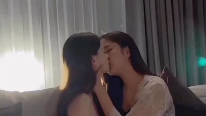 Mon x Sam (Kissing) Behind The Scene