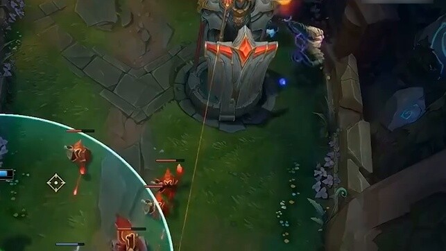 Vincent: This is the strongest bottom lane combination! It tortured the opposing Draven to the point