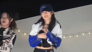 Theo tôi, nhóm nhảy cover nam hay nhất trong ngành giải trí trong nước phải do các nữ sinh viên đại 