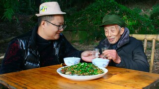 重庆江湖菜“藤椒鲫鱼”教程来了，鲫鱼鲜嫩多汁，阿公吃爽了