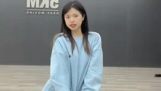 摸胯的动作怎么做更好看？舞蹈技巧分享！