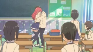 Showing affection in front of the whole class... The classmates were all shocked~