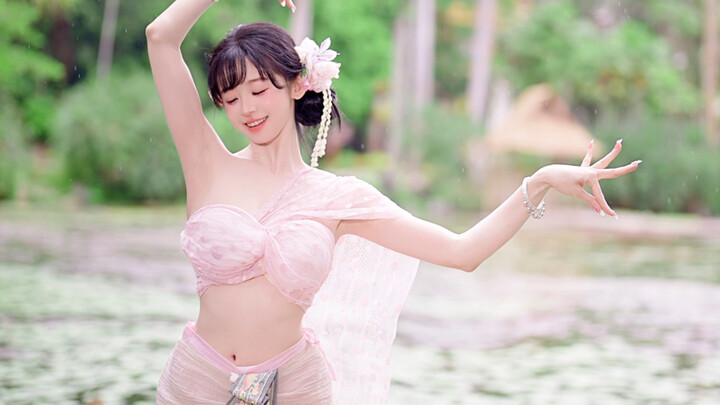"Sister's waist is not a waist, it is three deadly curved chain knives!" [This is the beautiful trad