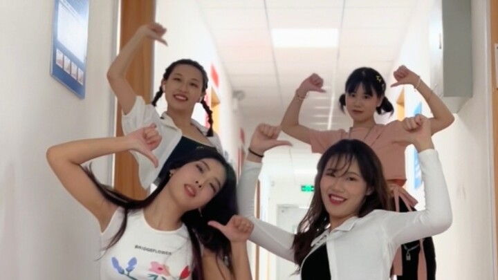[Dormitory Bank] TOMBOY's funny relay singing stage | Smooth camera movement