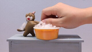 Cats just don't want to bathe 🙀💧💦😿 Ginger and Dad stop motion animation