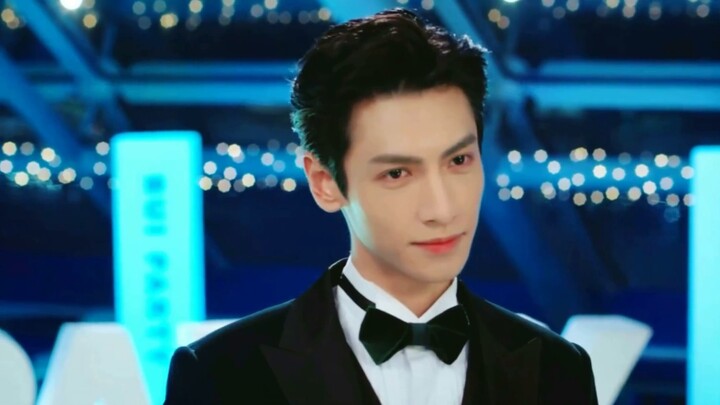 Không có bản nhạc nền nào mà anh chàng này không thể đánh bại, nó mang hương vị của một bộ phim truy