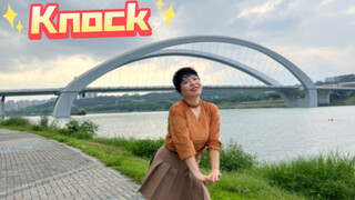 Knocking this dance is really difficult. Let’s walk on one of the most beautiful bridges in Nanning.