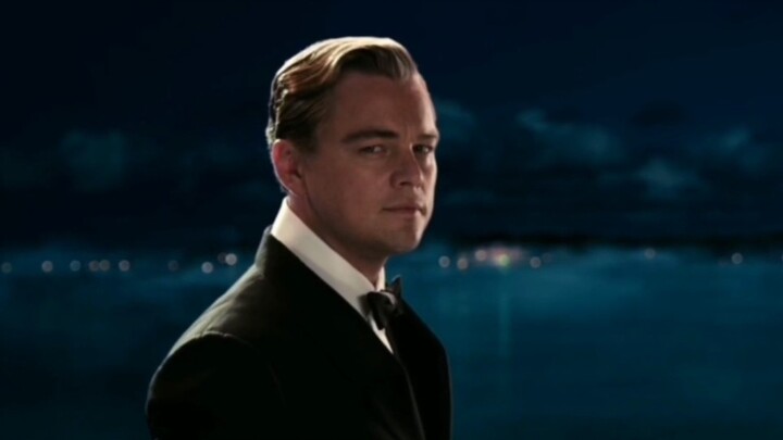"Dunia tidak peduli dengan harga diri Anda, semua orang melihat pencapaian Anda" - The Great Gatsby